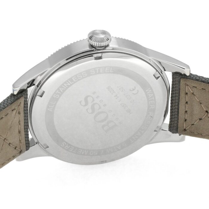 15136832-1573123687-2044