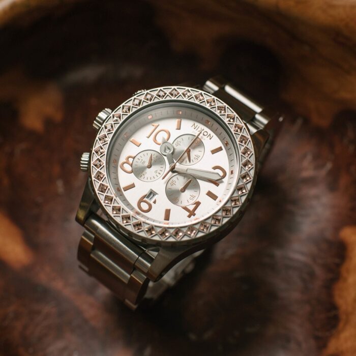 nixon-42-20-chrono-silver-gold-crystal-2__97360.14