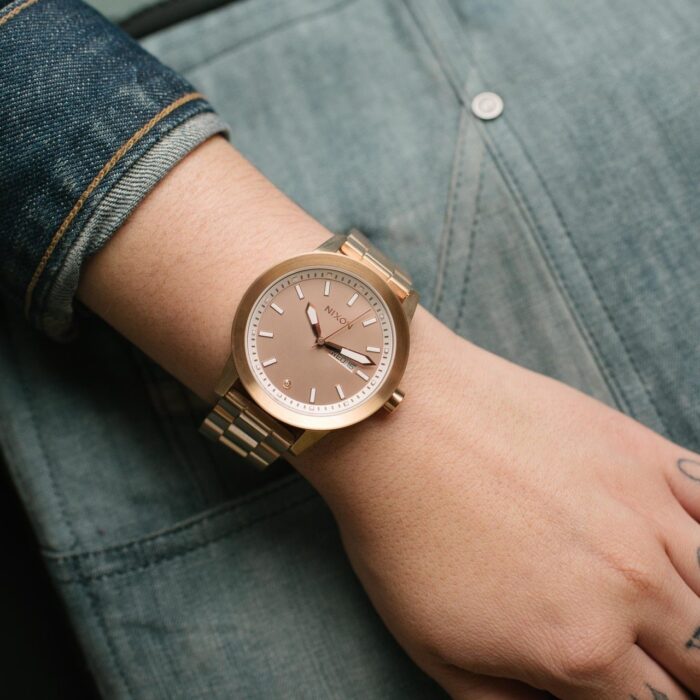 nixon-spur-rose-gold-1__85534.1502144284
