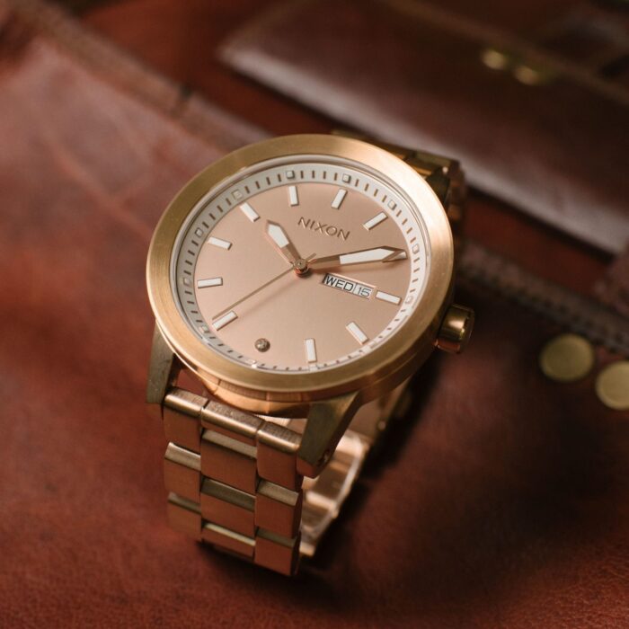 nixon-spur-rose-gold-2__01943.150214428